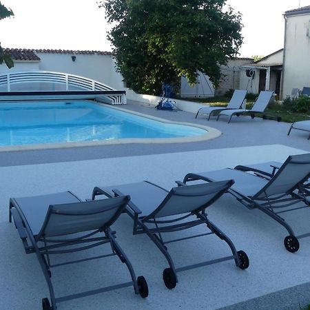 Campagne Ocean Bed & Breakfast Montroy Bagian luar foto