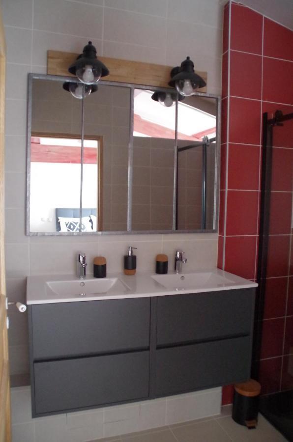 Campagne Ocean Bed & Breakfast Montroy Bagian luar foto
